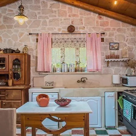 Jianni's - Stone In The Greenery!! Nyaraló *