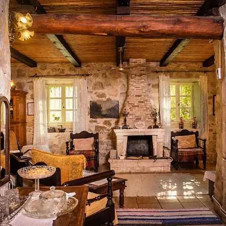 Nyaraló Jianni's - Stone In The Greenery!! *