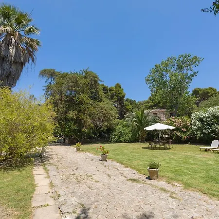 Jianni's - Stone In The Greenery!! Nyaraló