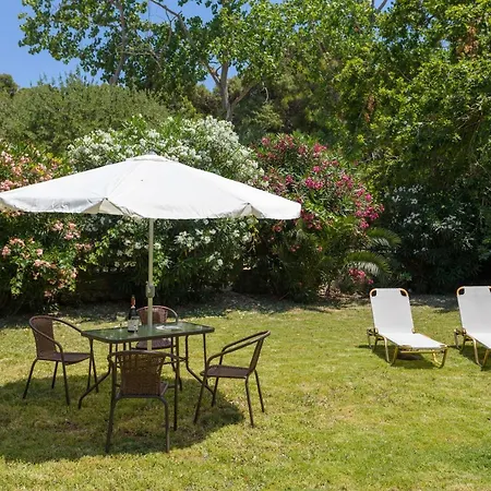 Nyaraló Jianni's - Stone In The Greenery!!