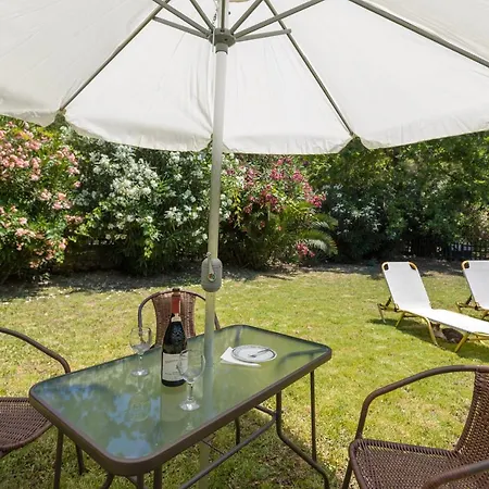 Nyaraló Jianni's - Stone In The Greenery!!