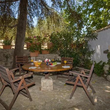 Jianni's - Stone In The Greenery!! *