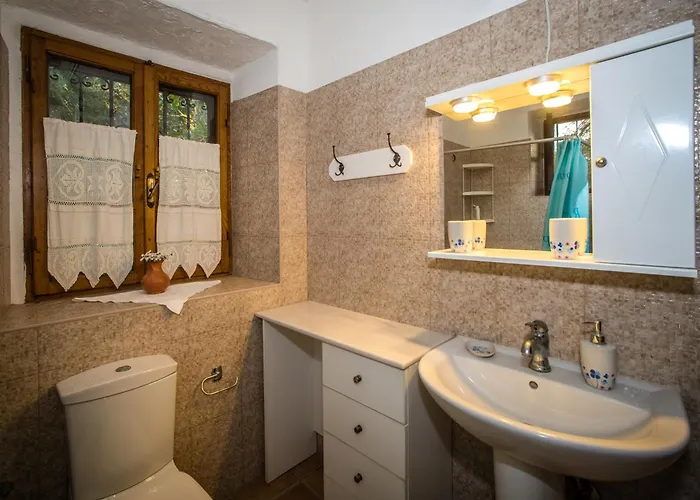 Сasa de vacaciones Jianni's - Stone In The Greenery!!